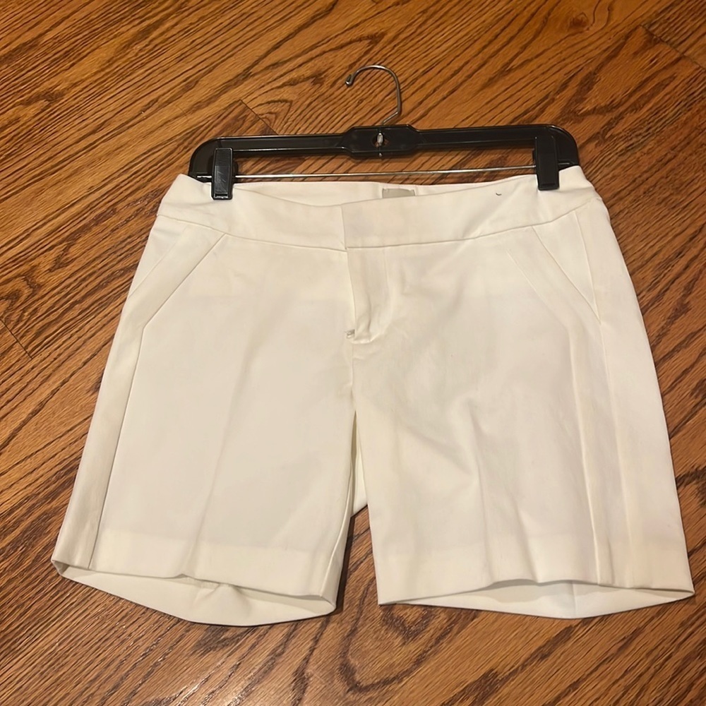 NWT Ecru Woman’s White Shorts Size 2